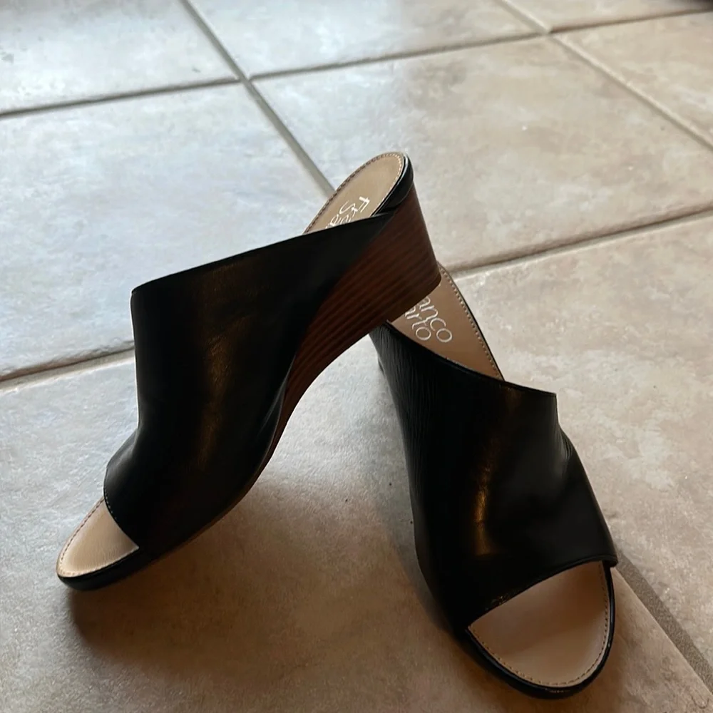 Franco Sarto Black Open Toe Wedge - Picture 1 of 2